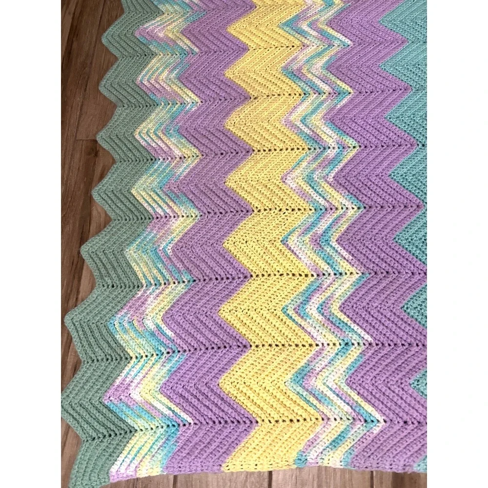 Vintage Handmade Crochet Chevron Afghan Pastel Ripple Blanket‎ Throw 62